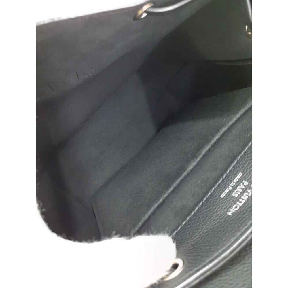 Louis Vuitton Lock Me Backpack - Picture 3 of 9